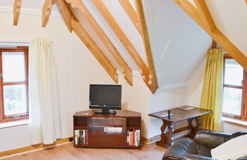 New Forest District Cottage | This pretty thatched cottage is the ideal base for exploring the New Forest and south coast.