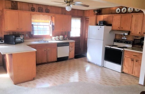 Country Club Estates House | THIS PROPERTY IS OFF MARKET