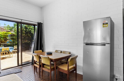 Woolgoolga Apartment | This quaint 2-bedroom property will be your home away from home during your holiday to Woolgoolga!