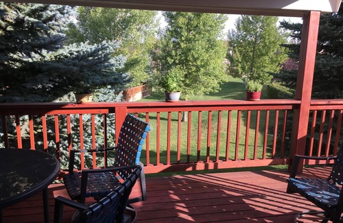 Laramie House | This spacious single home combines modern amenities with a cozy mountain feel