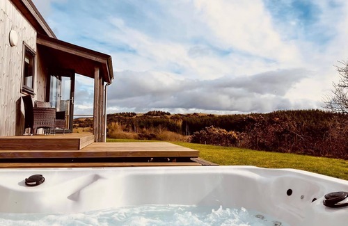 Castle Douglas Ski Chalet | This Studio Lodge is perfect for couples.