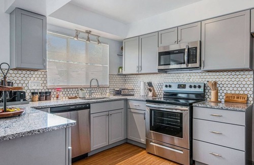 Grosse Pointe Apartment | This stunning main level apartment recently fully updated for your comfort and enjoyment