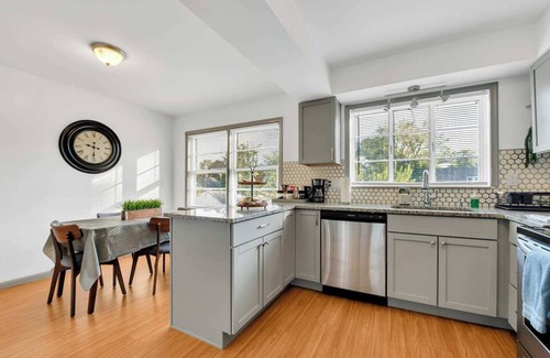 Grosse Pointe Apartment | This stunning main level apartment recently fully updated for your comfort and enjoyment