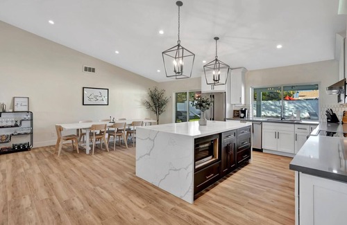 Summit Ridge House | This stunning, newly renovated home is what we like to call a little slice of paradise