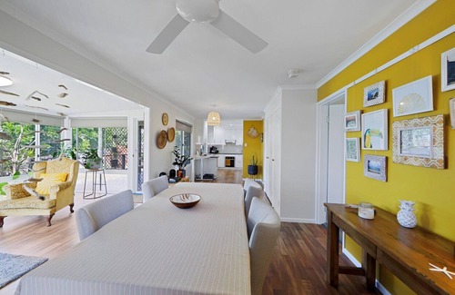 Bargara House | This two-bedroom cottage in Bargara is perfect for your summer coastal escape!
