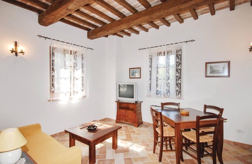 Fratta House | This vacation home with pool is located 4 km from Monte Castello di Vibio, a small village in the pr