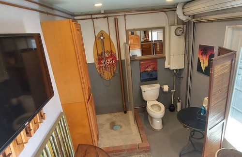 Westside Costa Mesa Cabin | This Venue is set up for hourly rates and/or overnights. Capacity 120 guests