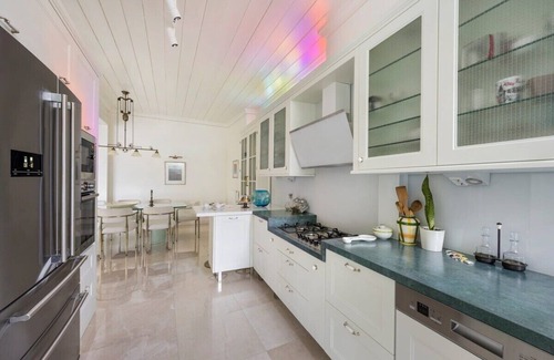 Beylerbeyi Villa | This villa is a 3 bedroom(s), 3 bathrooms, located in Üsküdar, İstanbul.
