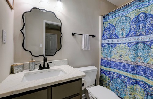 Newnan Villa | This villa is a 5 bedroom(s), 8 bathrooms, located in Newnan, GA.