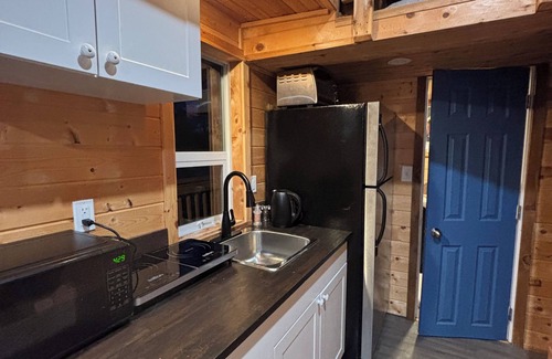 Youbou House | This waterfront tiny home. has all the amenities to make your stay memorable.
