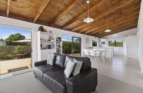 Omaha House | This Way To The Beach - Omaha