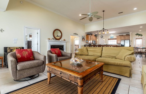 Dauphin Island House | Thisldu | Pet friendly, gulf front beautiful home! Book now!
