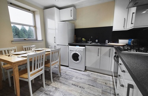 Central Aberdeen Apartment | Thistle Apartments - Albury Apartment