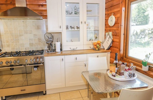 Sandyhills Cottage | THISTLE DUBH ("DOO"), pet friendly, with a garden in Sandyhills