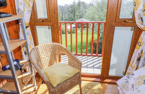 Sandyhills Cottage | THISTLE DUBH ("DOO"), pet friendly, with a garden in Sandyhills