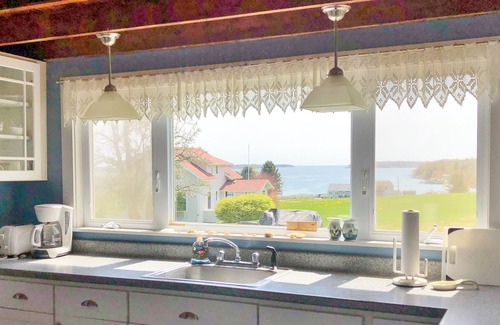 Harpswell Cottage | Thorburn - Experience a classic ME vacation at this beautiful summer cottage