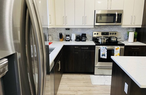 St. Vital House | Thoughtfully furnished house