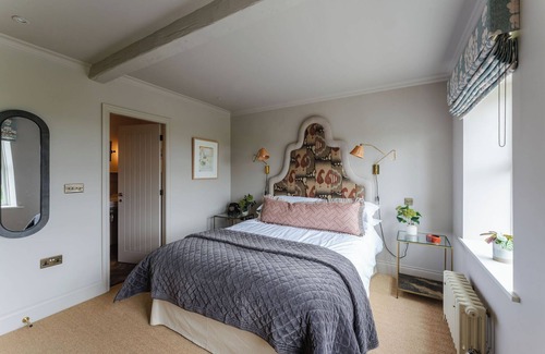 Grange Moor Hotel | Three Acres Inn & Restaurant