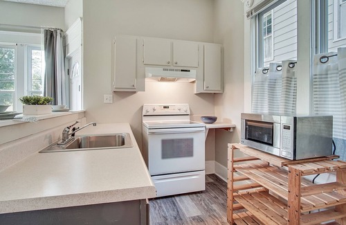 Westside Apartment | Three apartments near Top Golf Midtown. Pet friendly