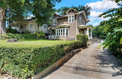 Westside Apartment | Three apartments near Top Golf Midtown. Pet friendly
