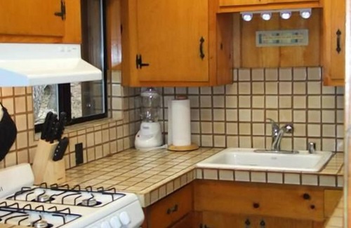 Tahoe City Cabin | Three Bears Cabin: Dog Friendly-Hot Tub-2.5Bed/1BA