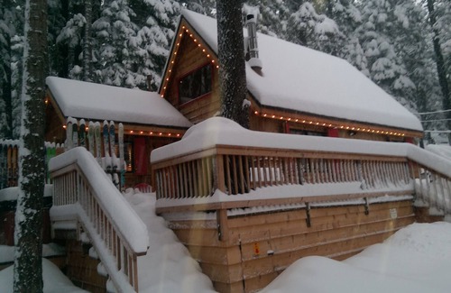 Tahoe City Cabin | Three Bears Cabin: Dog Friendly-Hot Tub-2.5Bed/1BA