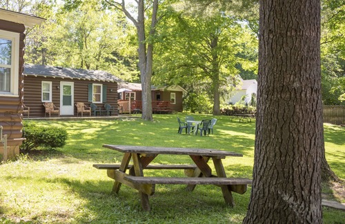 Williams Bay Cabin | Three Bed Sleeping Cabin