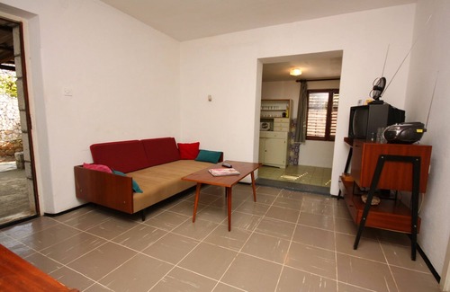 Necujam Apartment | Three bedroom apartment near beach Nečujam, Šolta (A-5186-a)