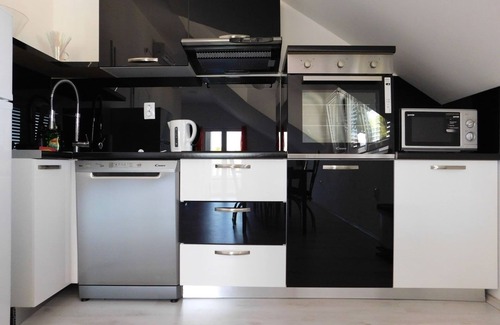 Povlja Apartment | Three bedroom apartment with air-conditioning Povlja, Brač (A-21089-c)