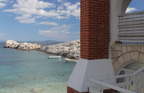 Zarace Apartment | Three bedroom apartment near beach Cove Zaraće, Hvar (A-8781-b)