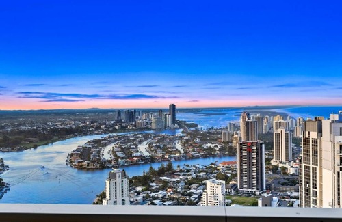 Surfers Paradise Apartment | Three-Bedroom Deluxe Renovated Sky High Penthouse