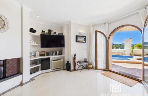 El Beal Apartment | Three-Bedroom El Coto Penthouse with Private Pool