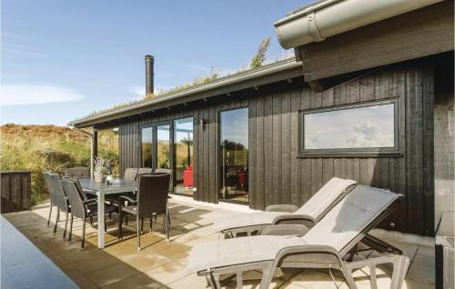 Henne Strand House | Three-Bedroom Holiday Home In Henne