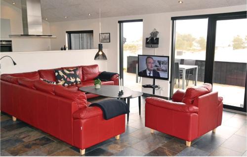 Henne Strand House | Three-Bedroom Holiday Home In Henne