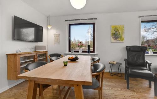 Nørre Sejerslev House | Three-Bedroom Holiday Home In Hojer