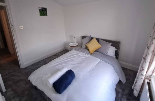Ladywell House | Three bedroom house- self contained