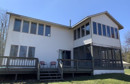 Ingalls House | Three Bedroom House on 10 acres with 350 ft. Sand Beach on Lake Michigan.