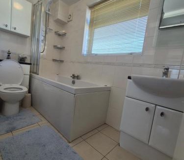 Redhill Bed & Breakfast | Three bedroom house with a garden