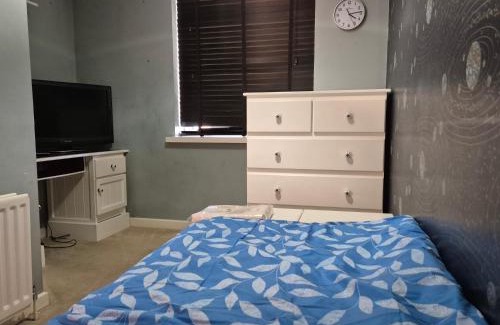 Redhill Bed & Breakfast | Three bedroom house with a garden