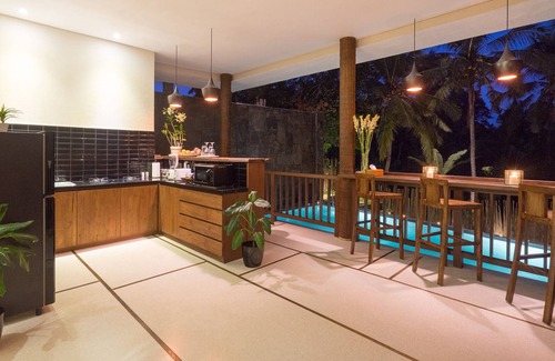 Melayang Villa | Three Bedroom Private Villa
