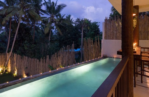 Melayang Villa | Three Bedroom Private Villa
