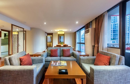 Embassy District House | Three Bedroom Residence - an excellent choice for large families