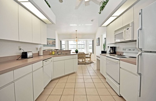 Pinehurst House | Three bedroom, three bathroom home located on a golf course in Rotonda West.