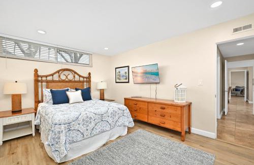 West Newport House | Three Bedroom Three Bath Home w Patio 1 block from beach