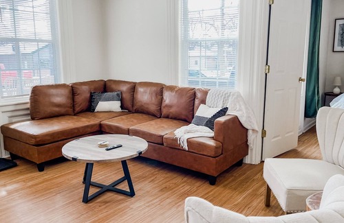 Grass Lake House | Three bedroom townhouse in the heart of Grass Lake