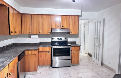 Humber Summit House | three bedroom whole unit in main floor, free parking