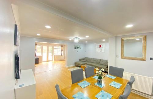 Windsor Apartment | Three bedrooms house in Windsor