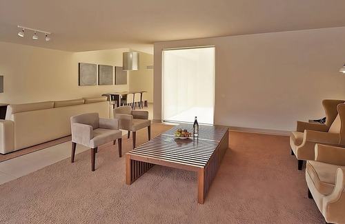 Salgados House | THREE Comfortable 2BR Villas, Private Pool, Full Kitchen and Pet-friendly!
