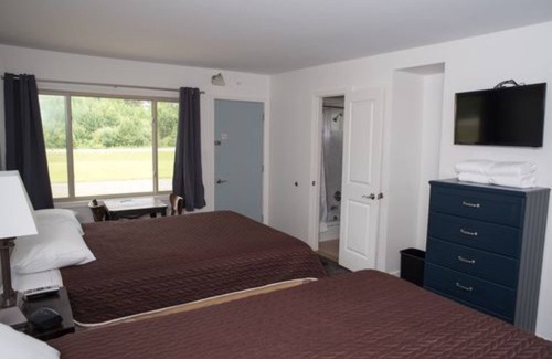Michigamme Hotel | Three Lakes Motel