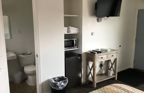 Michigamme Hotel | Three Lakes Motel
